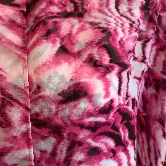 NWOT. Woman’s sheer top with cocoon style fit and elastic cuffed sleeves. - Picture 2 of 10